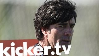 Nationalelf  Vier Innenverteidiger und eine variable Taktik  kickertv [upl. by Rancell693]