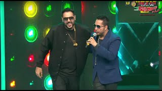 Mika Singh Vs Badshah Face Off At The Royal Stag Mirchi Music Awards  Radio Mirchi [upl. by Estus]