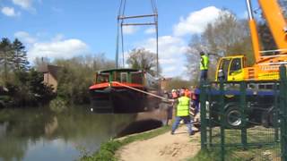 quotJohn Pinkerton IIquot trip boat on the Basingstoke Canal [upl. by Aranahs495]