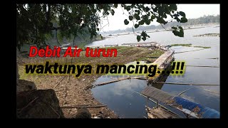 Debit air turun waktunya mancing [upl. by Siva418]