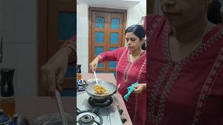 Besan ki goliyan wali recipe  बेसन की गोलियों की टेस्टी सब्जी रेसिपी ❤ shortsgeetasinghkitchen [upl. by Anuait]