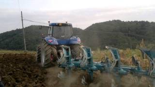 New Holland T8050 amp quadrivomere martensi [upl. by Jahdal]