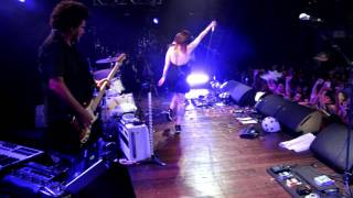 Pitty  Comum de Dois Ao Vivo [upl. by Henleigh405]