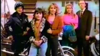 Grand 1990 TV theme song Bonnie Hunt Pamela Reed Sara Rue Michael McKean [upl. by Alver346]