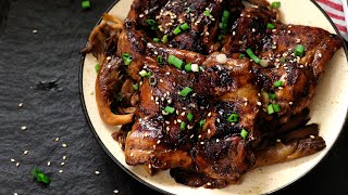 Easy Pan Roasted Chicken Thighs [upl. by Gerdi]