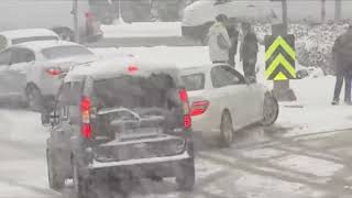 İSTANBUL’ DA KAR YAĞIŞI VE ARABA KAZALARI  car accidents live  snow accidents cars [upl. by Lhary]