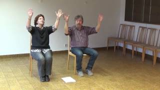 Tanzen im sitzen Er hält die ganze Welt in seiner Hand Choreografie quotgege Fantasie [upl. by Cobbie]