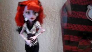 Monster High Operetta School´s Out Todschick Basic Doll Review [upl. by Pardo]