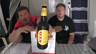 Unboxing Review Smakprovning Keo Premium Beer 630ml 45 från Cypern [upl. by Anaela]