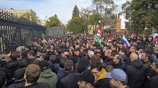 Georgia manifestanti entrano nel parlamento dellAbkhazia [upl. by Etsyrk67]