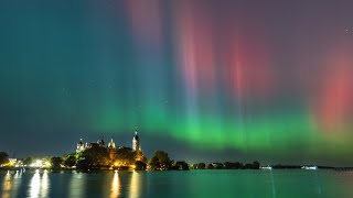 Nordlichter über dem Schweriner Schloss Zeitraffer [upl. by Torray976]