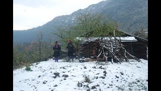 Snow falls in Sapa Visitors enjoy watching the snow fall [upl. by Atteoj]