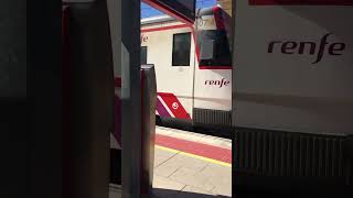 Renfe train arriving at Catarroja [upl. by Carlyle356]