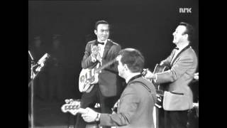 Jim Reeves  Bimbo Four Walls amp Blue Canadian Rockies HD Live 1964 [upl. by Ytima]