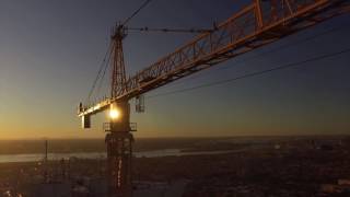 Chapitre II  Au sommet de la plus haute grue au pays  Tour de Montréal [upl. by Dougie992]