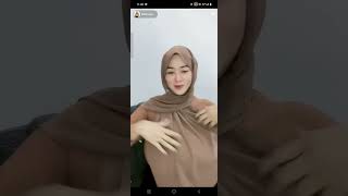 tiktok live hijab duo tobrut 🍑😍🥵🥵delisa delis dan icha anissa🥵🥵 [upl. by Anitnerolf]