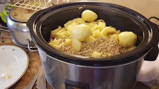 How to make Cholent איך מכינים צולנטחמין [upl. by Nilrem541]