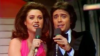 Gigliola Cinquetti amp Gianni Nazzaro  Medley dei loro successi 1975 [upl. by Janella728]