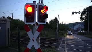 Automatische Bahnschranke Bad Honnef Rheinstrecke  Schranke bald auf den Kopf 04 2019 NEU [upl. by Solracsiul]