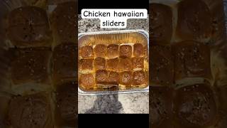 These chicken hawaiian rolls sliders are so tasty🍔🍗 foodshorts chickensliders chickenrecipe [upl. by Ahseekan]