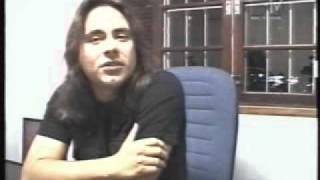 Andre Matos explica o porquê de ter deixado o Angra  31082000 [upl. by Ariaic237]