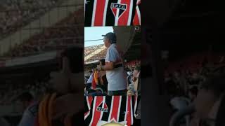 OS Velhos da Bola  Senhor Silvio vendo o jogo do São Paulo no Morumbi  São Paulo 0 x 4 Flamengo [upl. by Einnalem156]