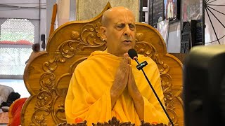 Jaya Radha Madhava Jaya Kunja Bihari kirtan by HH Radhanath Swami Maharaj [upl. by Christensen423]