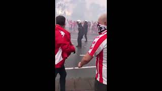 Incidentes en el recibimiento del Sporting de Gijon [upl. by Dnalrag]