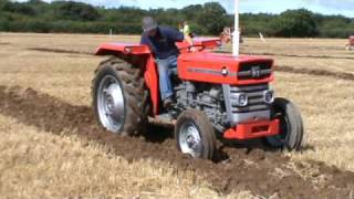 Vintage Tractor Working Camrose  First Look [upl. by Nakada]