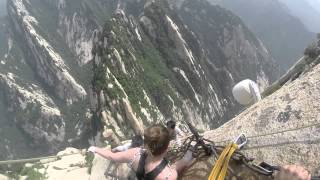 华山 Hua Shan Cliffside Plank Walk [upl. by Zabrina127]