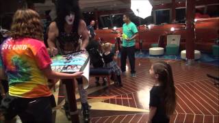 KISSONLINE EXCLUSIVE PAUL STANLEY CHATS WITH A LITTLE FRIEND ON KKIII [upl. by Shani]