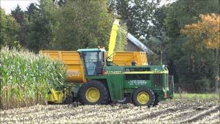 Mais hakselen  Marktveldweg in Uddel  John Deere 6850  P van den Hardenberg  NL  2012 [upl. by Coopersmith]