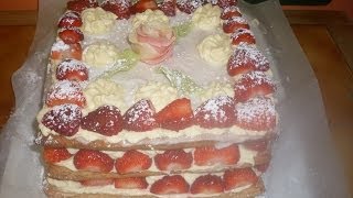 Comment faire un millefeuilles aux fraises  Recette millefeuille fraises [upl. by Kitti749]