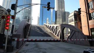 Raising bridge in Chicago [upl. by Jolee107]