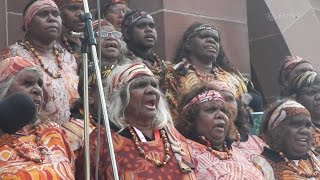 Aborigines singen in Wiesbaden [upl. by Menzies439]