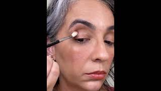 Como usar Pincel para esfumar arredondado pequeno 106 Linha Clau Melo Beauty [upl. by Qulllon215]