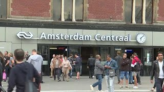 Messerangriff in Amsterdam Verletzte sind Amerikaner [upl. by Gaskins378]