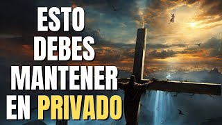 7 Cosas que la Biblia Dice que Debes Mantener en Privado 📜 [upl. by Laris]