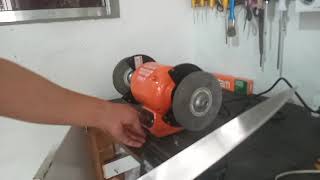 AFIANDO DUAS FACAS DE COZINHA NO MOTOESMERIL INTECH MACHINE [upl. by Karame]