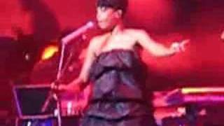 Erykah Badu Live Performance quotAmerykhan Promisequot 51008 [upl. by Kirsti486]