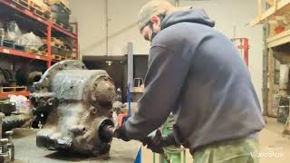 How to disassemble a meritor rockwell differential [upl. by Tito]