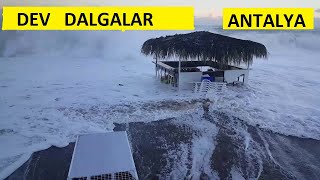 Dev dalgalar Konyaaltı Antalya [upl. by Kalle]