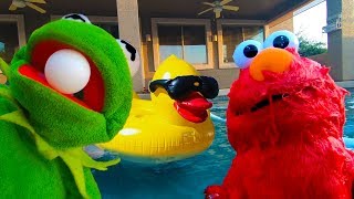 Kermit The Frog Teaches ELMO How To SWIM PART 2 [upl. by Nytnerb417]