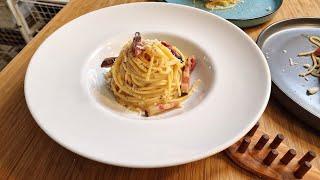 Paste carbonara  rețeta autentică de spaghetti alla carbonara CC ENG SUB  Savori Urbane [upl. by Dexter902]