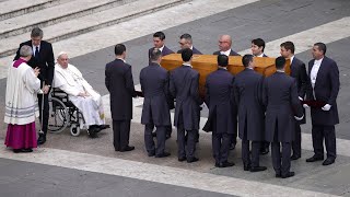 Funerali di Papa Ratzinger addio a Benedetto XVI esequie in diretta video da San Pietro [upl. by Nicholle]