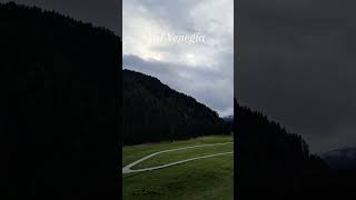 i primi colori autunnali in val Venegia nel parco naturale Paneveggio in Trentino [upl. by Mendel243]