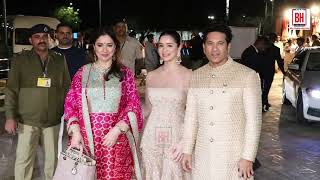 Sachin Tendulkar With Wife And Daughter Sara Tendulkar At Jamnagar Airport  tendulkarfamily [upl. by Tymothy]