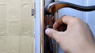 FAULTY DOOR KEY STUCK Wont Remove Out Fix [upl. by Leeland]