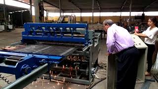 Automatic Wire Mesh Welding Machine [upl. by Mauralia]