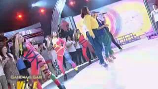 Whoops Kiri Whoops singers dance with Vice [upl. by Elatsyrk240]